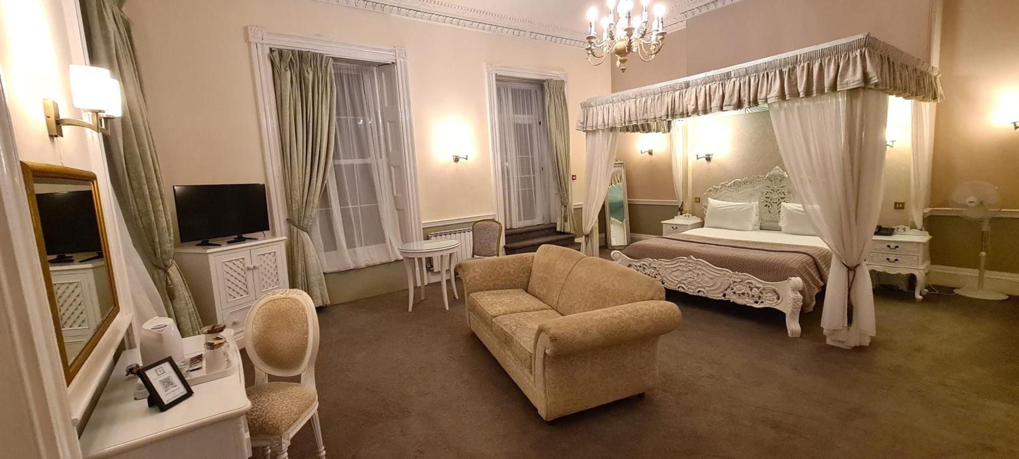Manor Of Groves Hotel, Golf & Health Club Sawbridgeworth Esterno foto