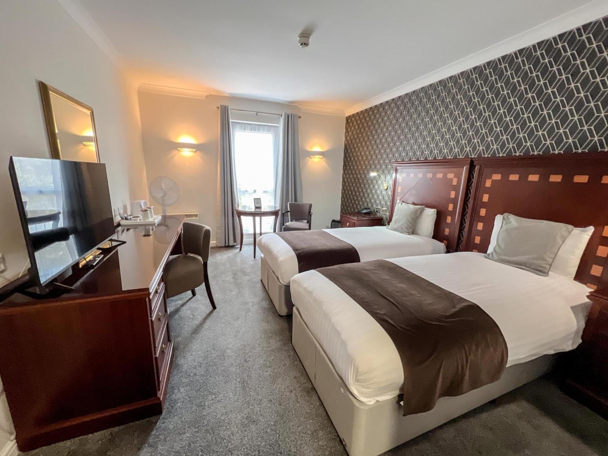 Manor Of Groves Hotel, Golf & Health Club Sawbridgeworth Esterno foto
