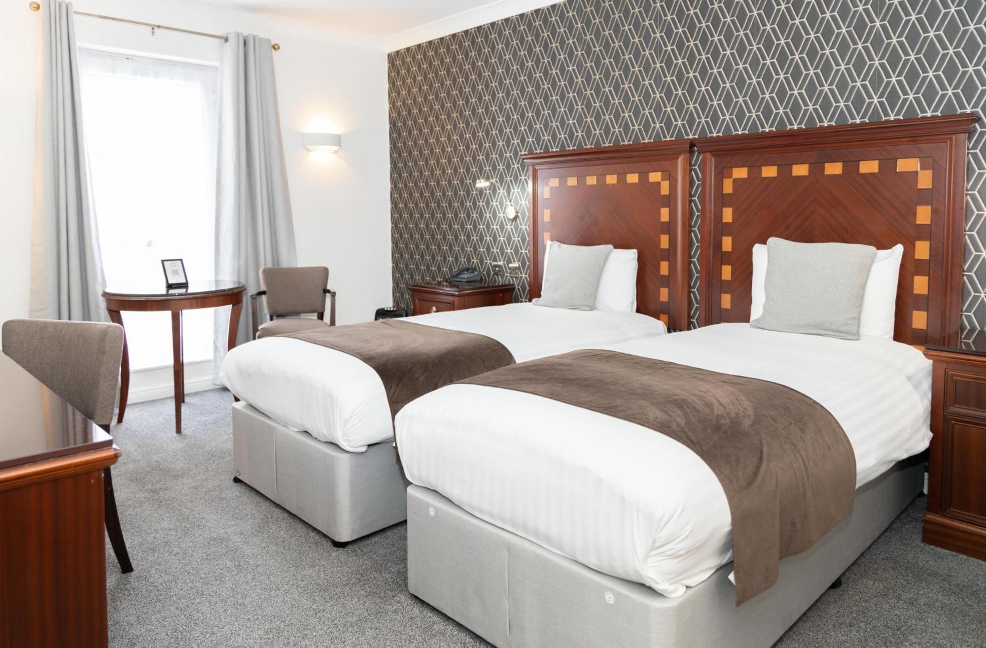 Manor Of Groves Hotel, Golf & Health Club Sawbridgeworth Esterno foto