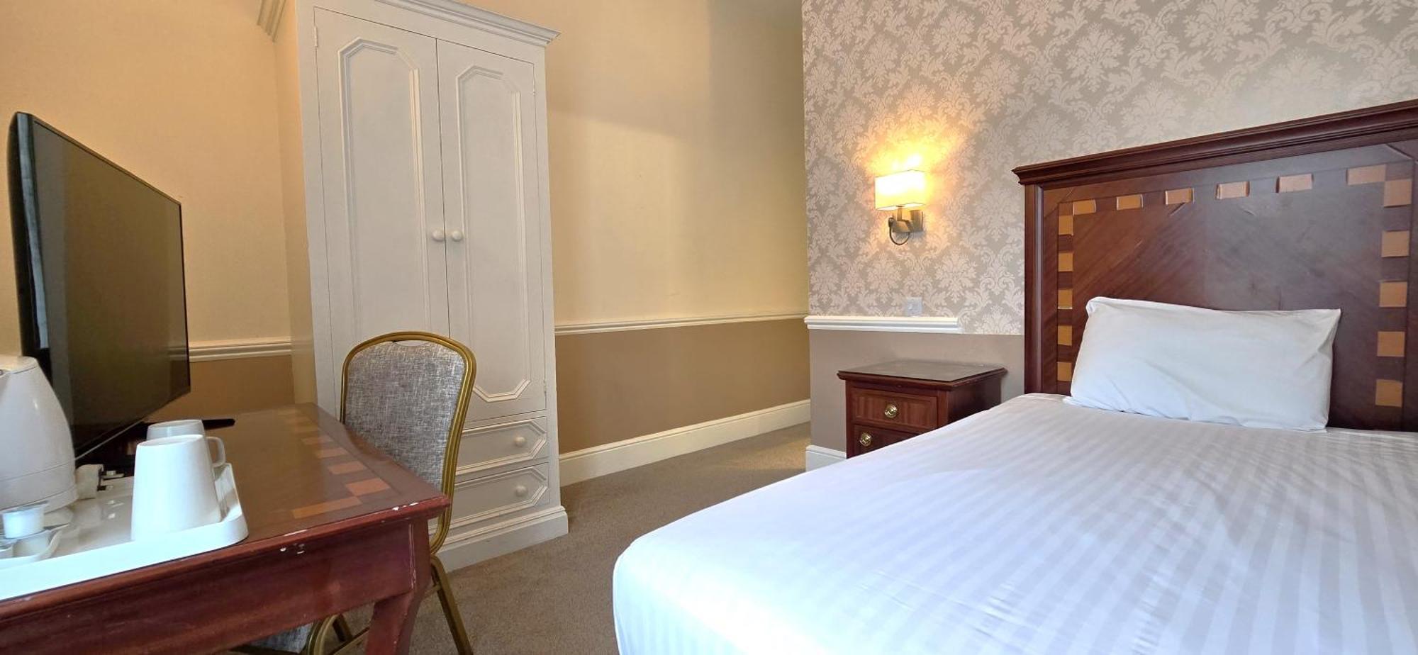 Manor Of Groves Hotel, Golf & Health Club Sawbridgeworth Esterno foto